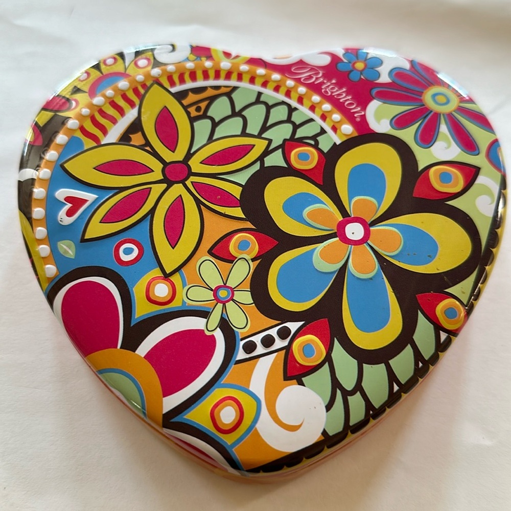 Brighton Heartshaped Container - Picture 1 of 4